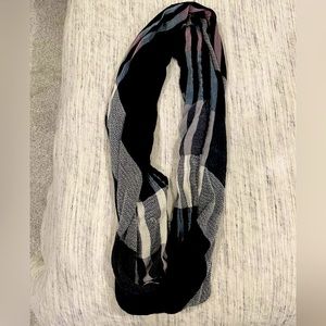 Stylish LOFT Scarf
